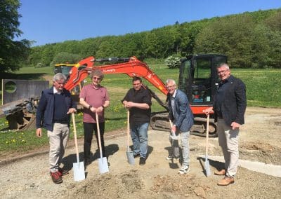 Spatenstich für Soccercourt im Feriendorf am 2.5.2025
